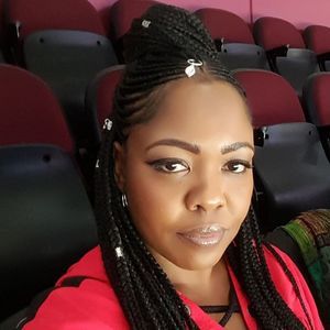 Meet your Posher, Dena